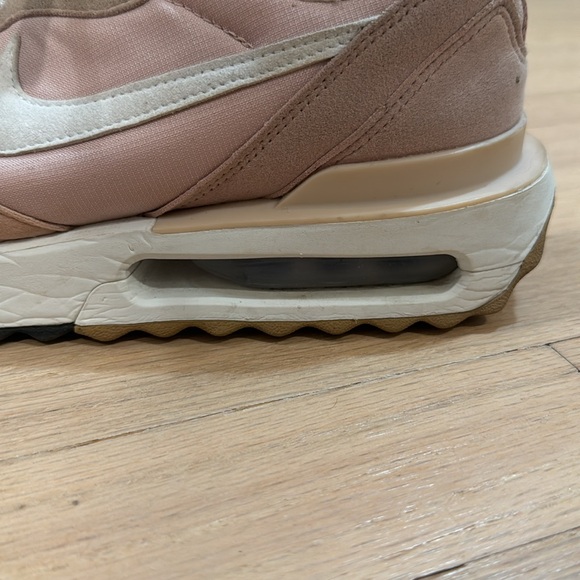 Size 8.5-Nike Air Max Dawn Pink (Womens) - Picture 7 of 8